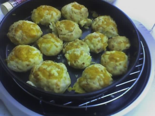 Red Lobster Cheddar Biscuits - Nuwave/Flavorwave Ovens. Photo by Starfire (aka Wendy)