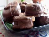 Chocolate Dipped Peanut Butter Cracker Sandwiches. Photo by Shirl (J) 831