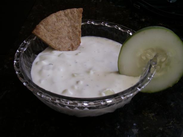 Cucumber Yogurt Dip With Greek  Pita Chips. Photo by JanuaryBride
