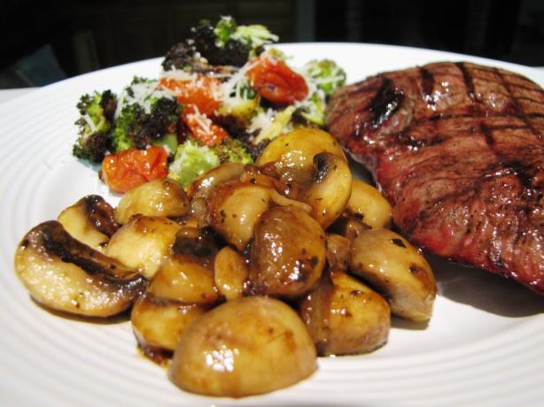 Quick Low-Fat Mushrooms. Photo by loof