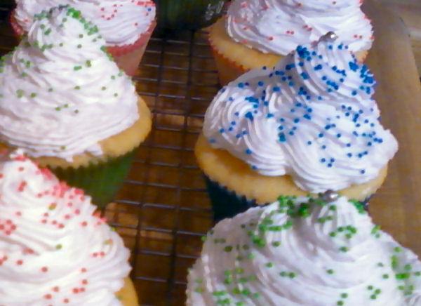 Magnolia Bakery Vanilla Cupcakes. Photo by Karen=^..^=