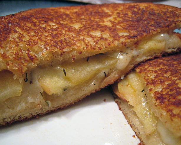 Grilled Swiss Cheese and Apples Sandwiches. Photo by yogiclarebear