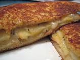 Grilled Swiss Cheese and Apples Sandwiches