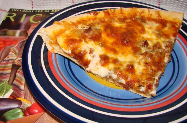 Cheeseburger Pizza. Photo by Boomette