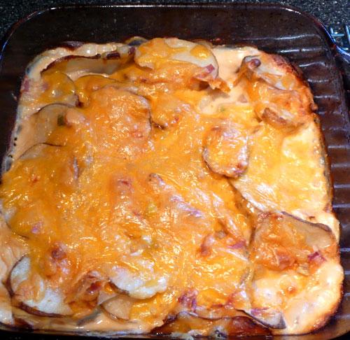 Easy and Delicious Scalloped Potatoes. Photo by Mikekey