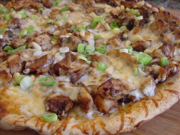 Spicy Garlic Chicken Pizza. Photo by Sharlene~W