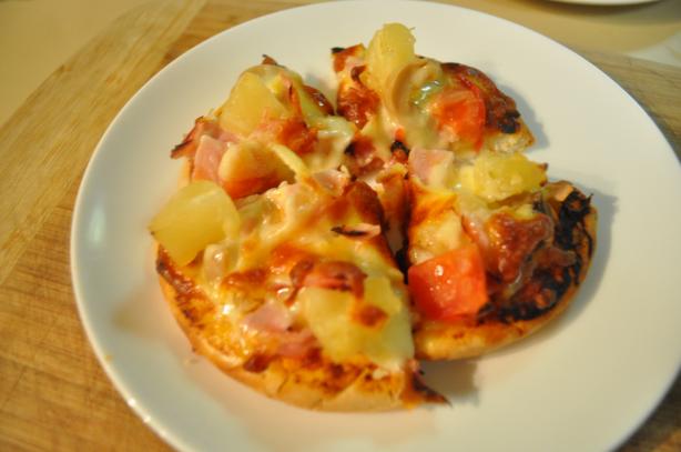 Ham and Pineapple Pizza. Photo by I'mPat