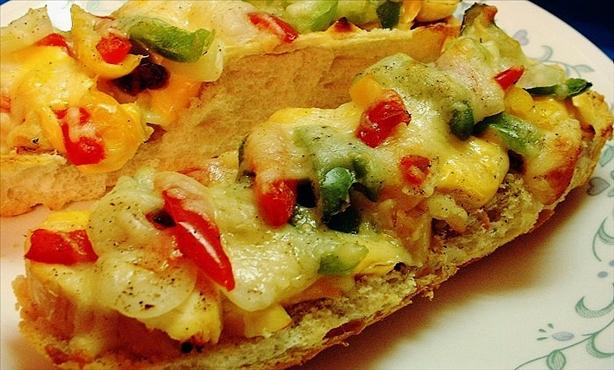 Chicken and Cheese French Bread Pizza. Photo by VickyJ