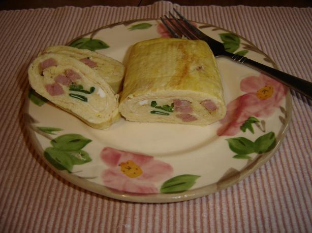 Tamagoyaki With Green Onions and Ham. Photo by ellestrange