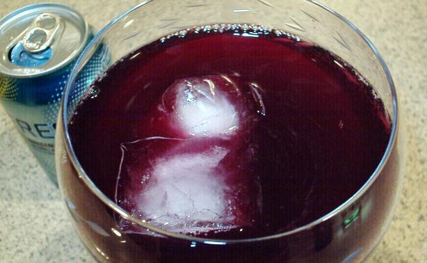 Wine Spritzer. Photo by Kim127
