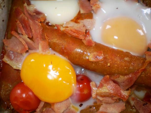 Aussie All-In-One Brekkie. Photo by Jewelies