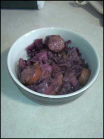 Kielbasa Mit Rohtkohl. Photo by DrGaellon