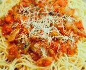 Spaghetti Puttanesca in 25 Minutes!. Photo by Um Safia