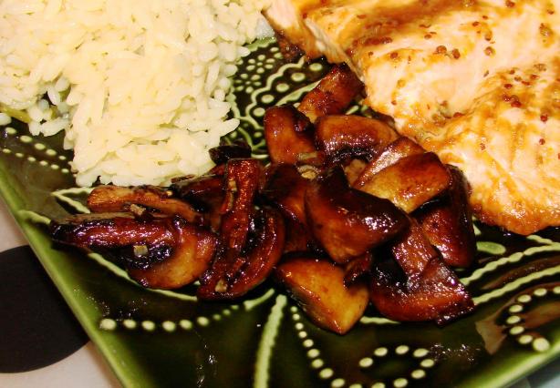 Balsamic Sauteed Mushrooms. Photo by Boomette