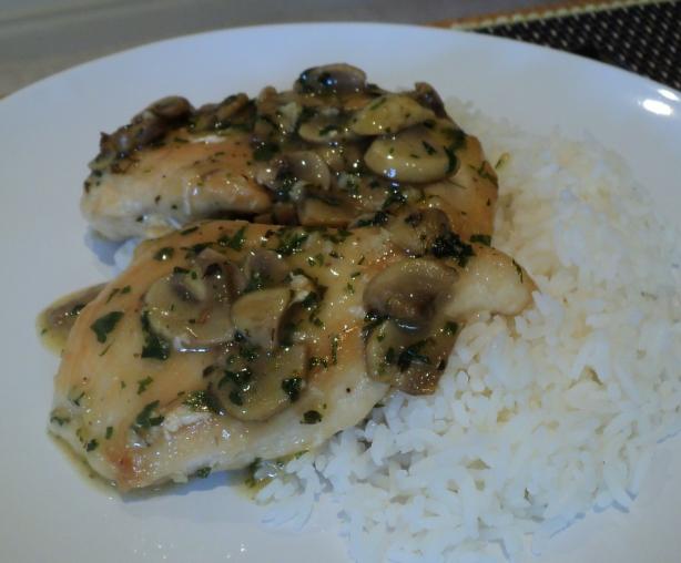 Skillet Chicken Marsala. Photo by Hanka