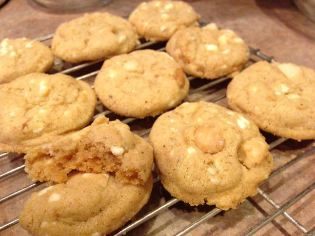 Best White Chocolate Macadamia Nut Cookies. Photo by PattiVH