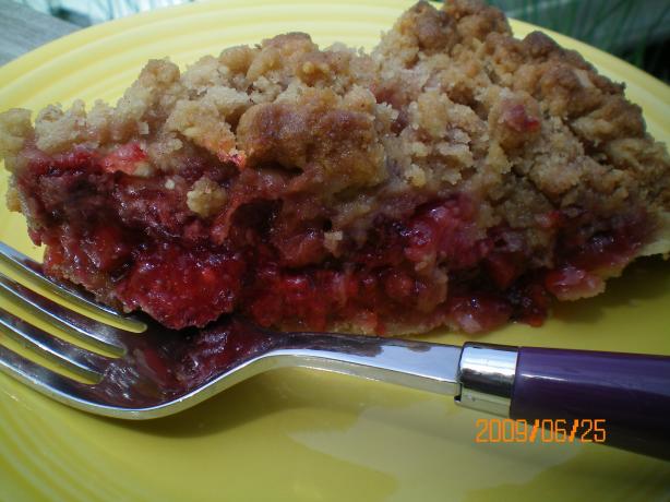 Humble Strawberry Rhubarb Crumble Pie. Photo by CoffeeB