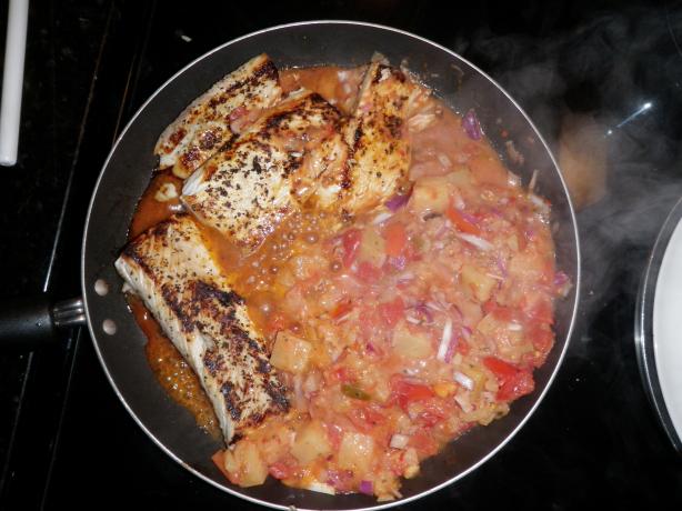 Pineapple Salsa Mahi. Photo by Greenwithin
