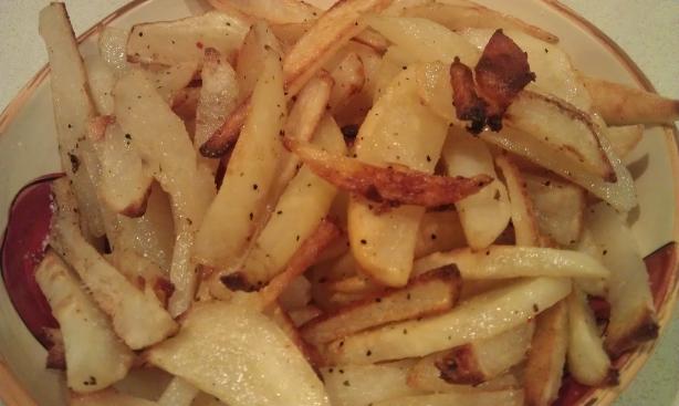 Italian Baked French Fries. Photo by AZPARZYCH