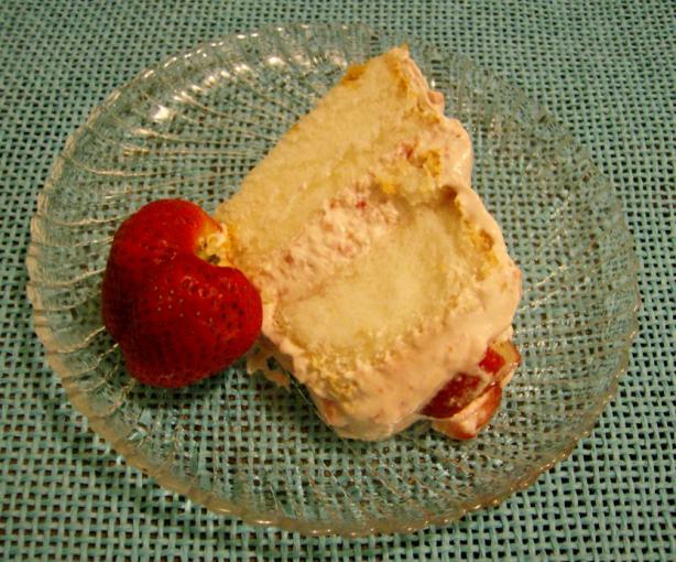 Strawberry Cream Cake. Photo by Nasseh