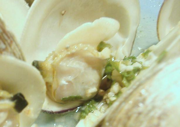 Grilled Clams With Garlicky White Wine Sauce. Photo by Kim127