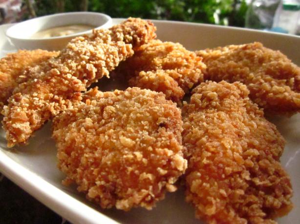 Crispy Chicken Tenders With Honey Mustard Sauce. Photo by gailanng