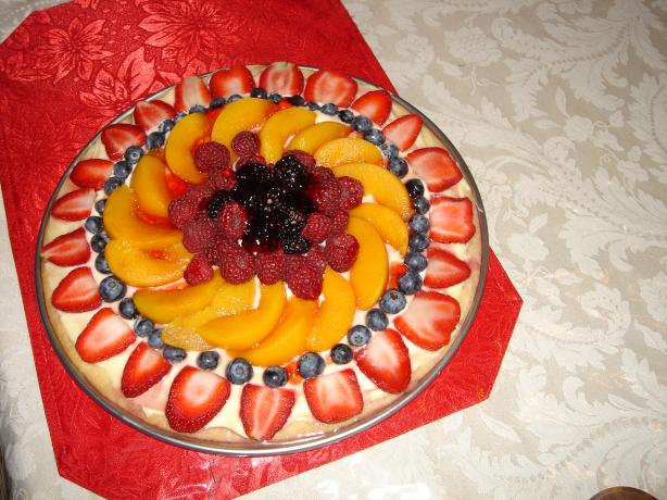 Fruit Dessert Pizza. Photo by CharmingOpal