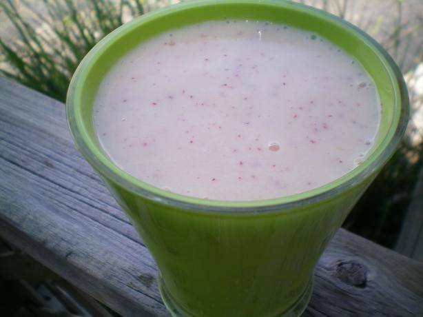Mango Yogurt Smoothie. Photo by CoffeeB