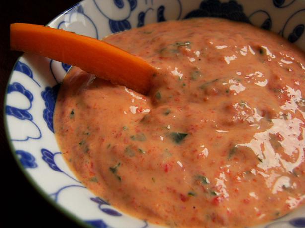 Guilt Free Creamy Roasted Red Pepper & Basil Dip (Low Fat). Photo by Lalaloula