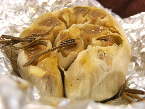 How to Roast Garlic. Photo by Lalaloula