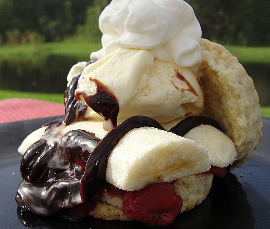 Banana Split Shortcakes. Photo by diner524