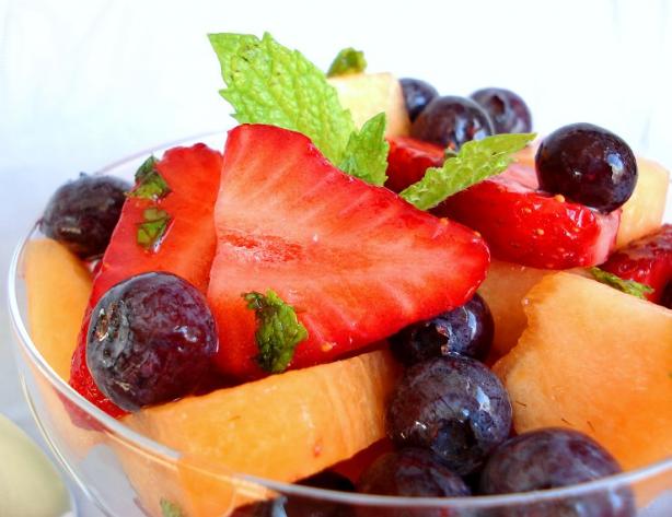 Sweet Melon and Berry Toss or Minty Fruit Salad (Ww). Photo by Marg (CaymanDesigns)