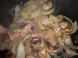 Mushrooms in Cream Sauce - Pilzen in Sahnesosse. Photo by Iceland