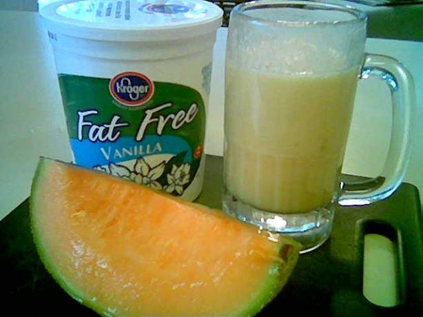 Simple Fruit Smoothie. Photo by TajLV