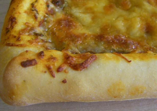 Thin Pizza Crust. Photo by Susiecat too
