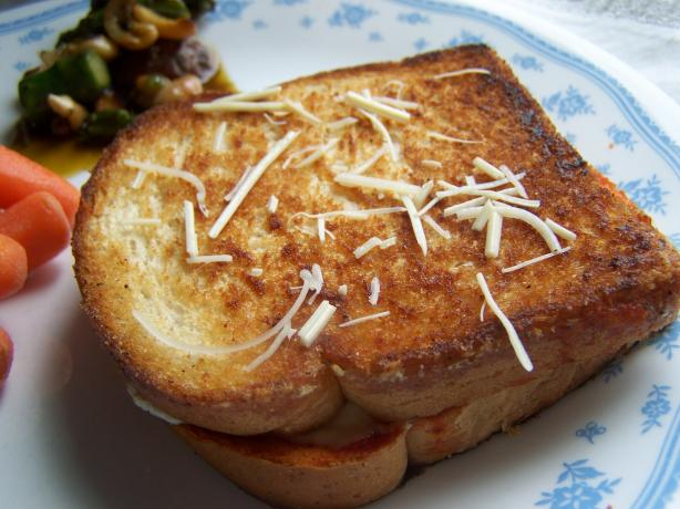 Grilled Cheese Pizza Sandwich. Photo by Debber