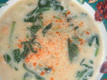 Garlic, Chickpea & Spinach Soup. Photo by Leggy Peggy