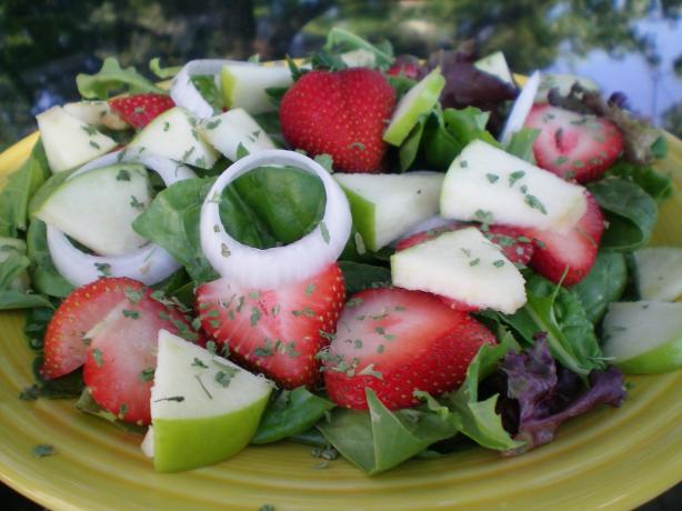 Weight Watchers Spinach and Fruit Salad. Photo by CoffeeB