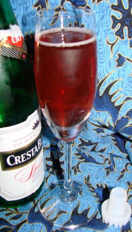 Cranberry Kir Champagne Cocktail. Photo by Boomette