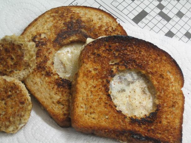 Easy Healthy Egg Toast. Photo by brokenburner