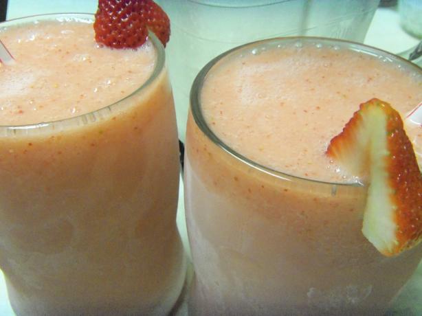 Strawberry Banana Colada. Photo by alligirl