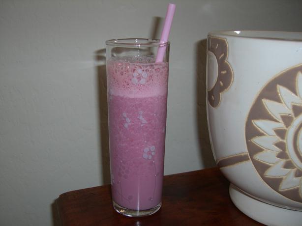 Raspberry-Banana Milkshake. Photo by Chef*Lee