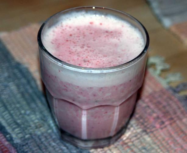 Two-Berry Yogurt Shake. Photo by appleydapply