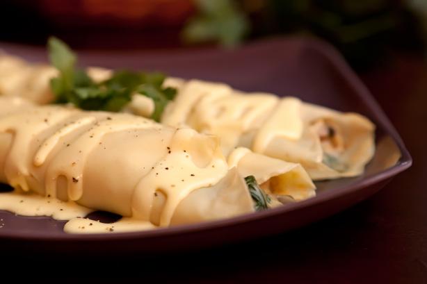 Chicken Florentine Crepe (Ihop's Copycat). Photo by CulinaryExplorer