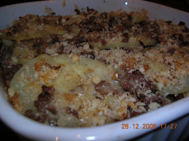 Old-Fashioned Potato-Beef Casserole. Photo by Noo