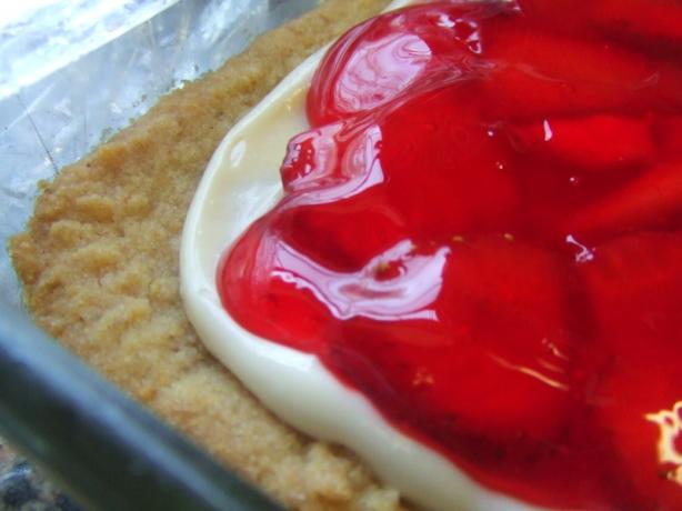 V's Strawberry Pizza (Thick Crust). Photo by Vseward (Chef~V)