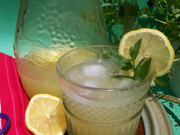 Pineapple Lemonade. Photo by Sharon123