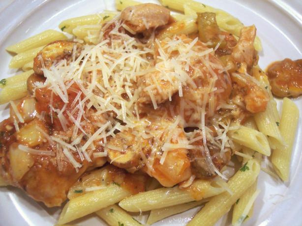 A Super Slow Cooker Chicken Cacciatore. Photo by Nif