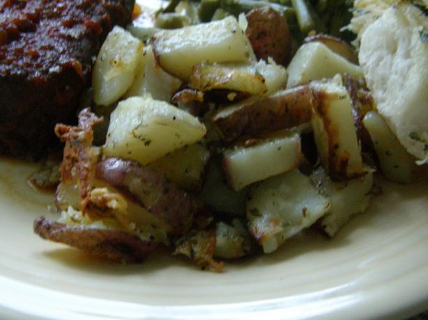 Garlic Herbed Roasted Red Skin Potatoes. Photo by mydesigirl