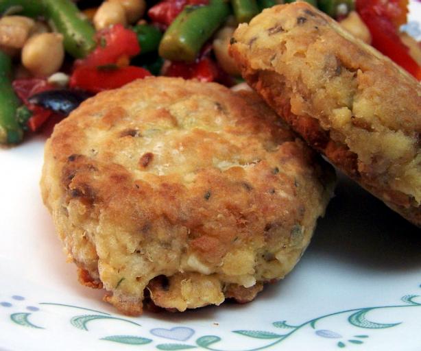 Salmon Cakes. Photo by PaulaG